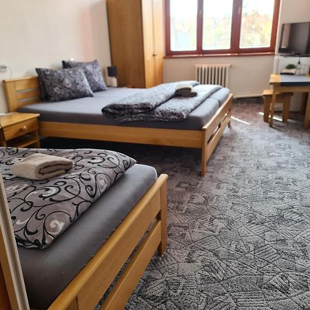 Hotel Koruna Rožnov pod Radhoštěm Extérieur photo