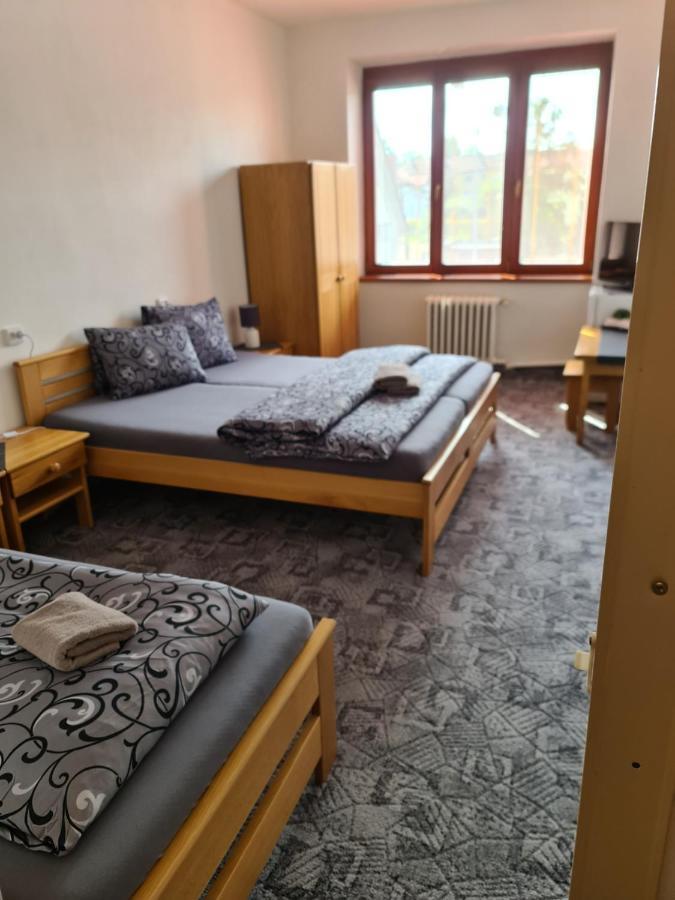 Hotel Koruna Rožnov pod Radhoštěm Extérieur photo
