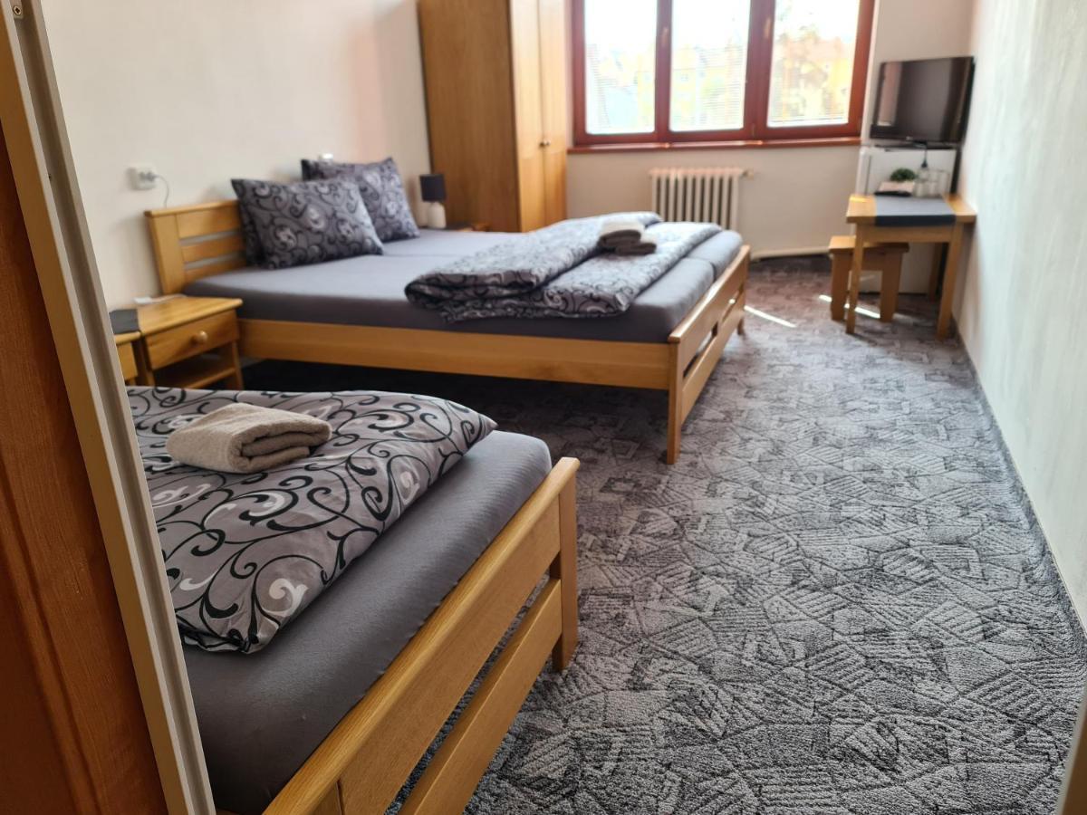Hotel Koruna Rožnov pod Radhoštěm Extérieur photo