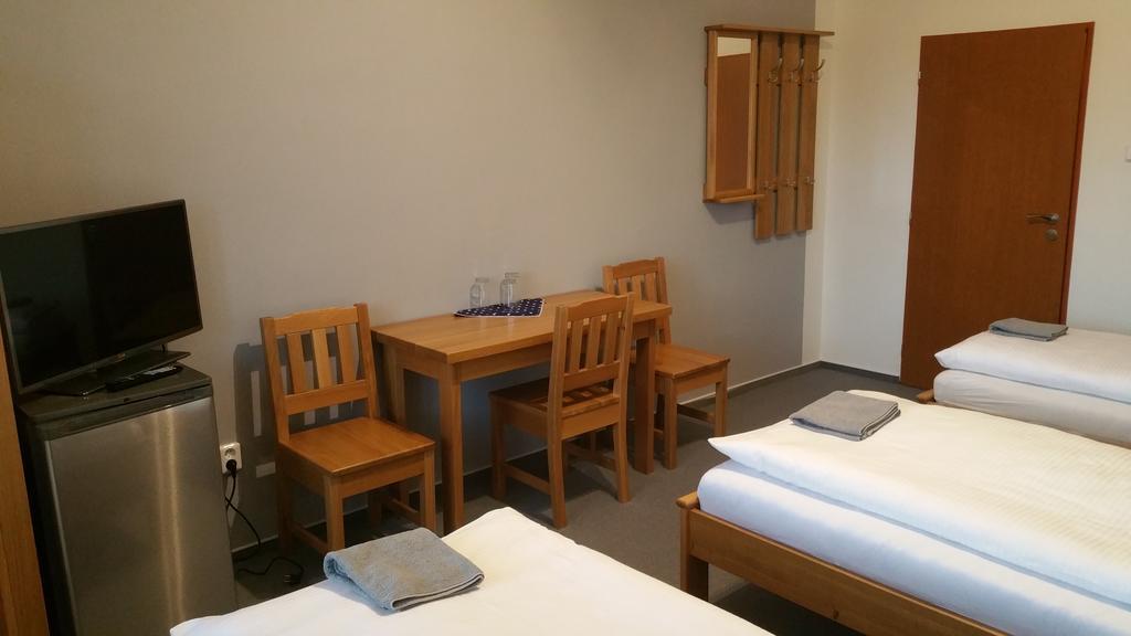 Hotel Koruna Rožnov pod Radhoštěm Chambre photo