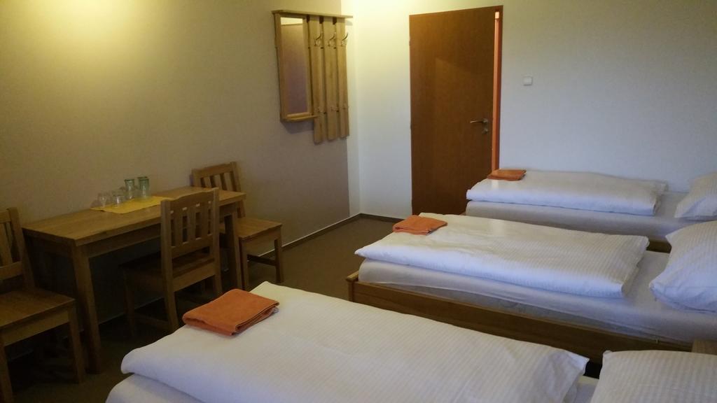 Hotel Koruna Rožnov pod Radhoštěm Chambre photo