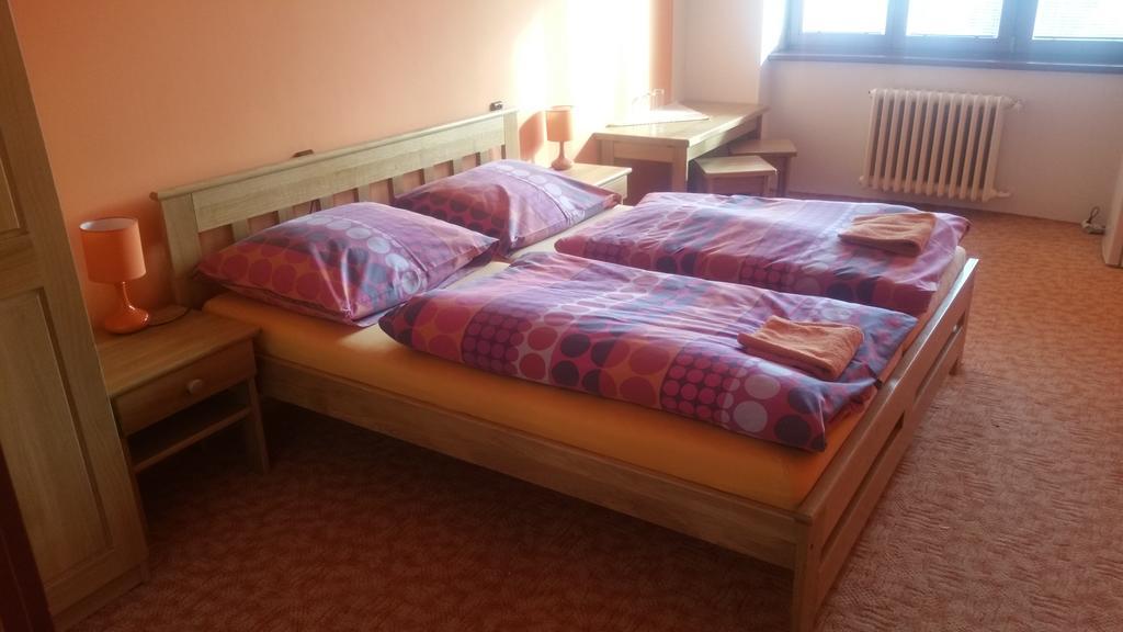 Hotel Koruna Rožnov pod Radhoštěm Chambre photo