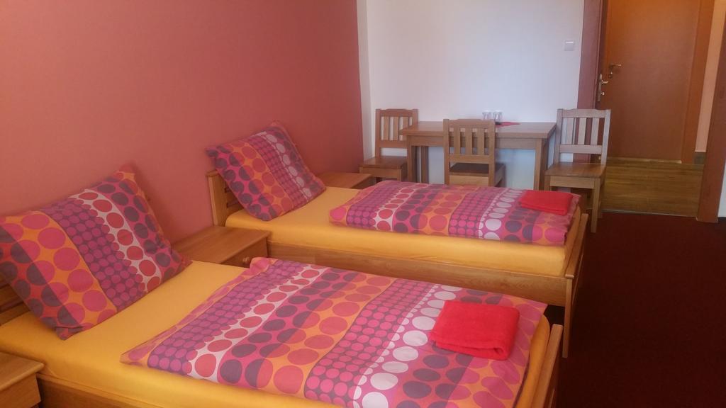 Hotel Koruna Rožnov pod Radhoštěm Extérieur photo