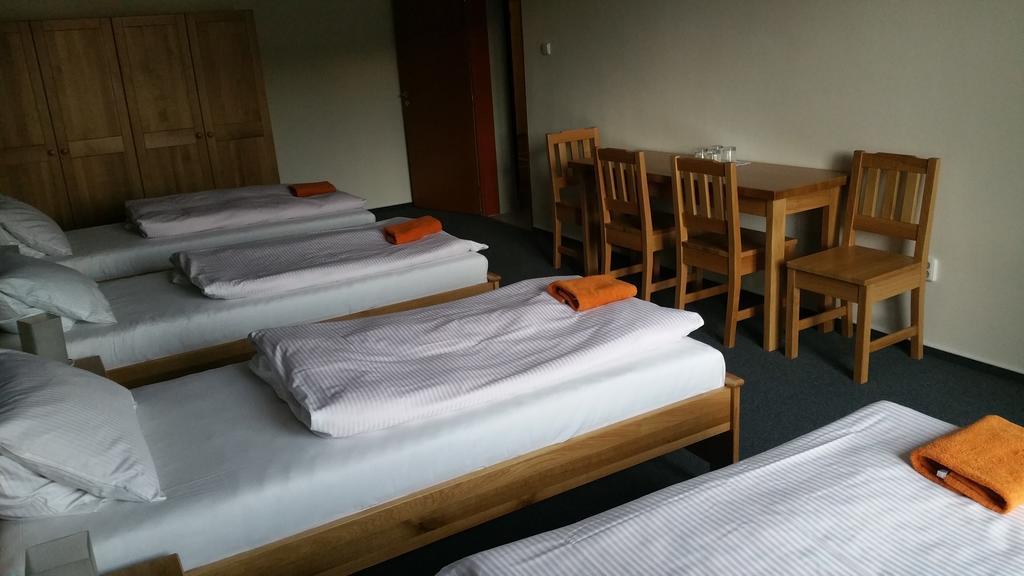 Hotel Koruna Rožnov pod Radhoštěm Chambre photo