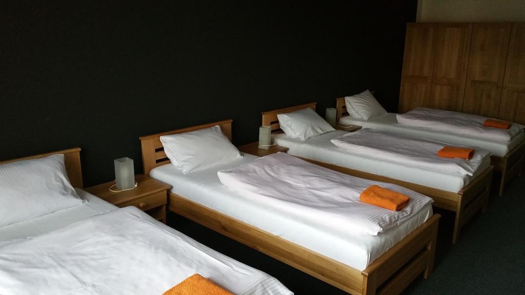 Hotel Koruna Rožnov pod Radhoštěm Chambre photo