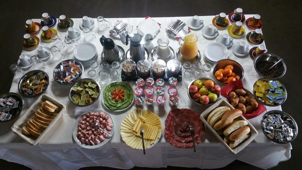 Hotel Koruna Rožnov pod Radhoštěm Extérieur photo