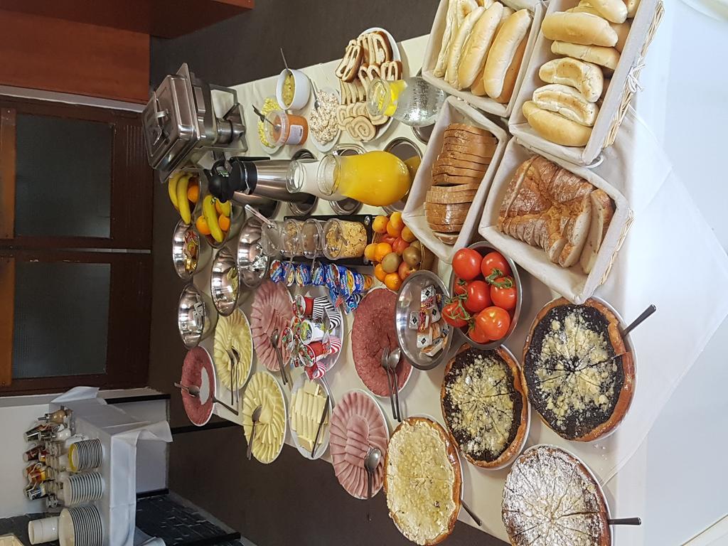 Hotel Koruna Rožnov pod Radhoštěm Extérieur photo