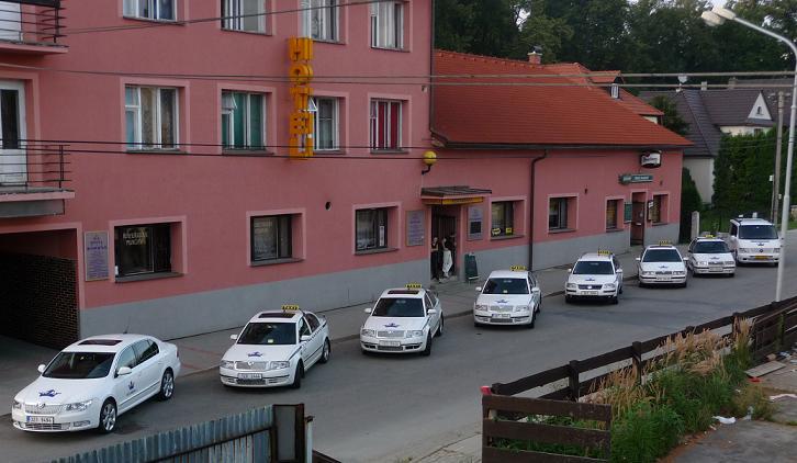 Hotel Koruna Rožnov pod Radhoštěm Extérieur photo
