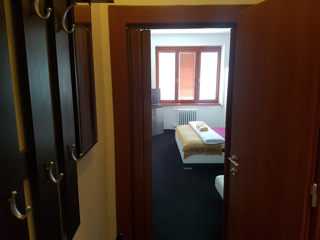 Hotel Koruna Rožnov pod Radhoštěm Extérieur photo
