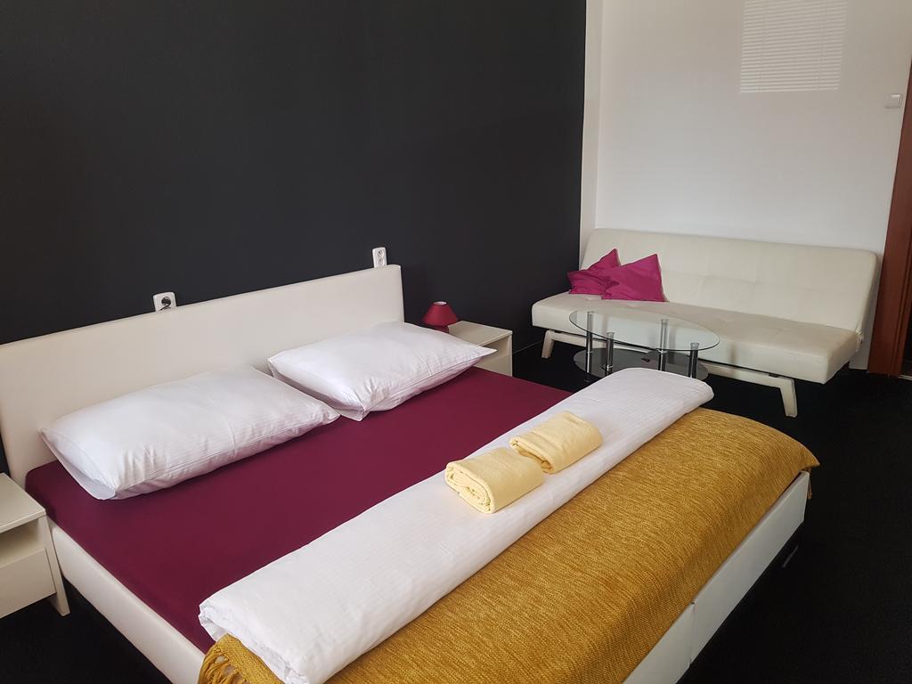 Hotel Koruna Rožnov pod Radhoštěm Extérieur photo