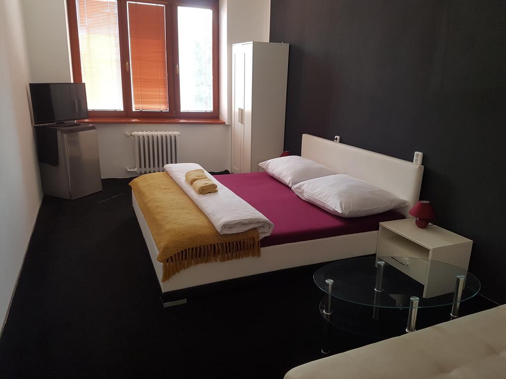Hotel Koruna Rožnov pod Radhoštěm Extérieur photo